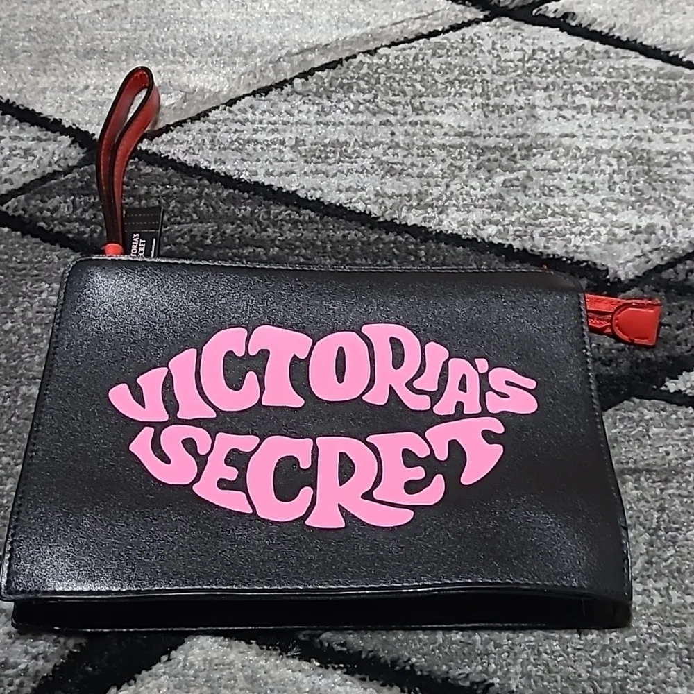 Victoria Secret 2018 Just Add Lipsticks 💋 Make-up Wristlet Bag